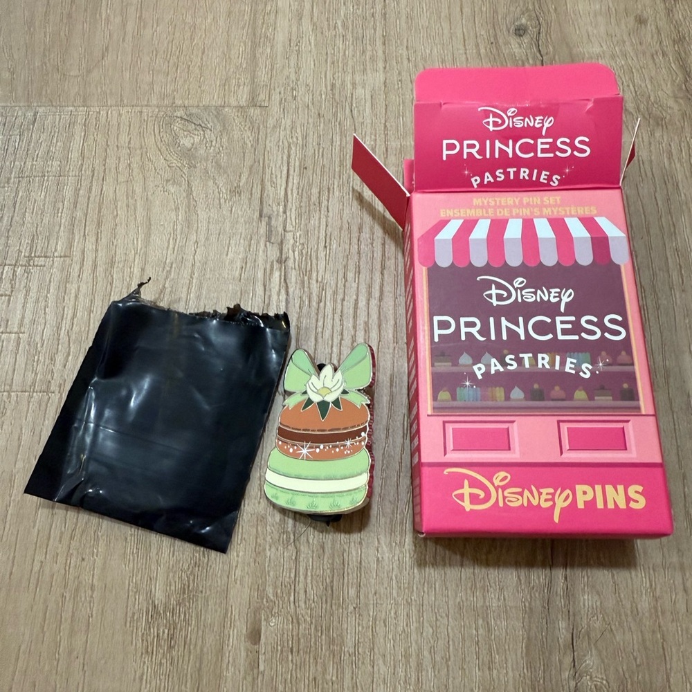 Disney Princess Pastries Pin - Tiana